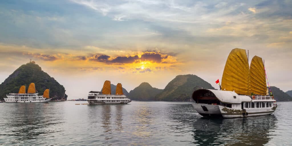 Halong Bay Cruise Tours