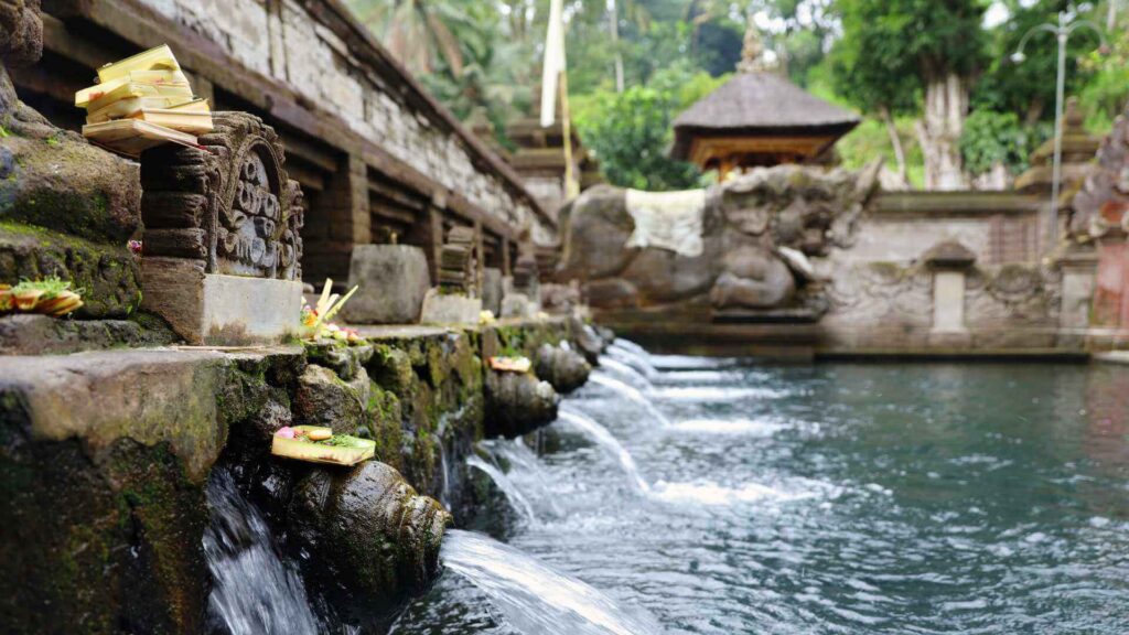 Pura Lingsar Temple Lombok Indonesia Holiday Guide